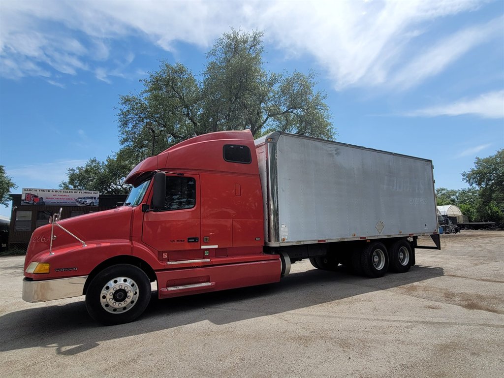 2000 Volvo VN's photo