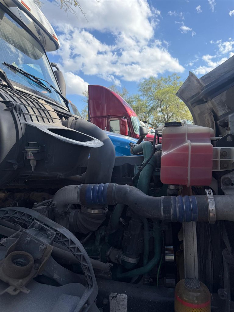2013 Volvo VN - Photo 17