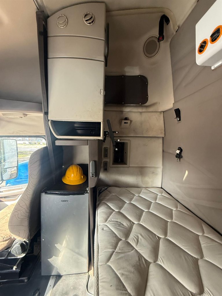 2013 Volvo VN - Photo 14