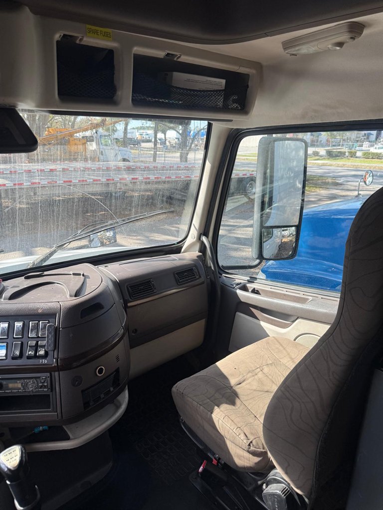 2013 Volvo VN - Photo 12